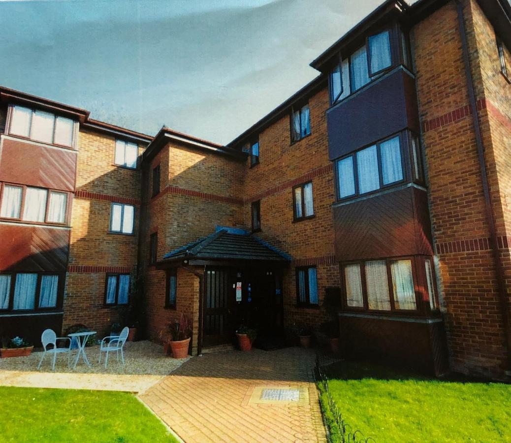 Quayside Close Holiday Apartments Poole Exterior photo