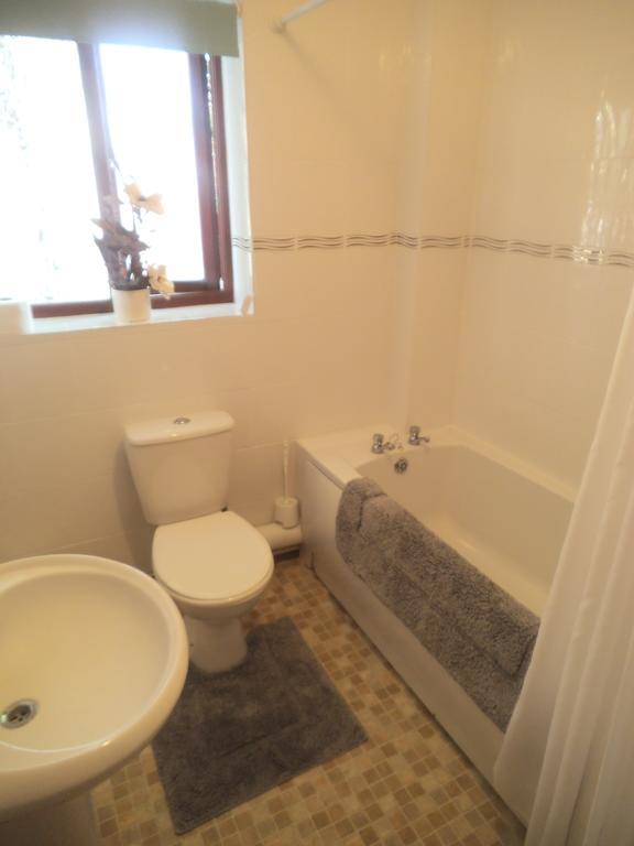 Quayside Close Holiday Apartments Poole Room photo