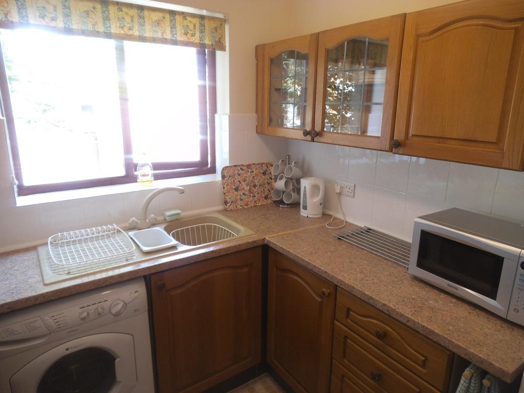 Quayside Close Holiday Apartments Poole Room photo