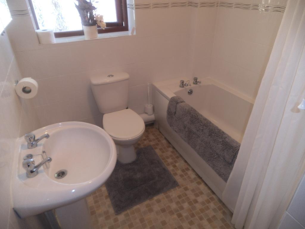 Quayside Close Holiday Apartments Poole Room photo